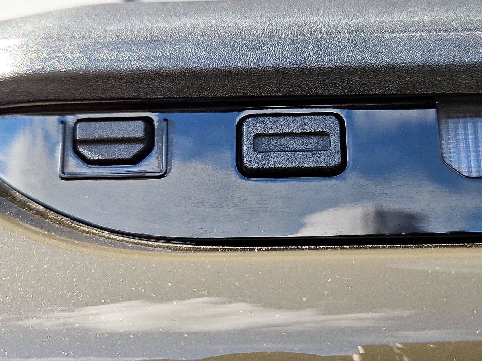Used 2025 GMC Hummer EV 3X AWD/4WD image 32