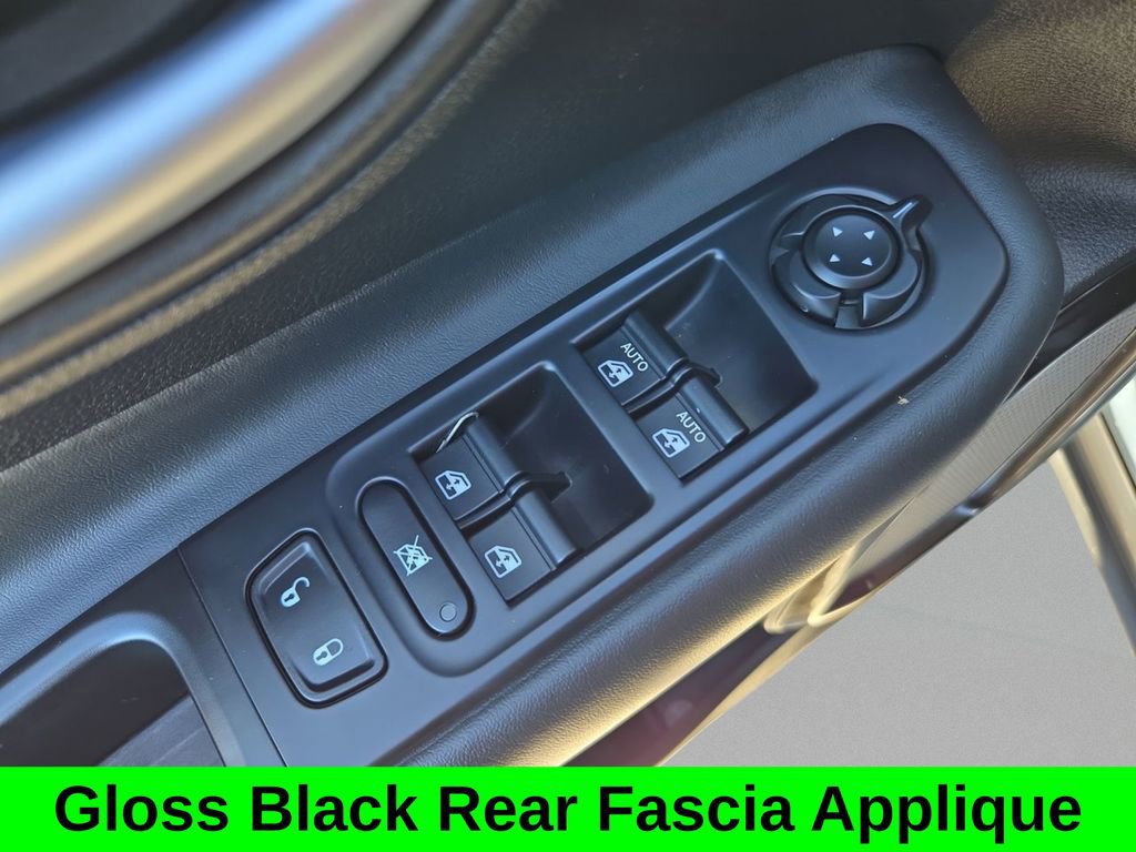 Used 2018 Jeep Renegade Altitude w/ UConnect 8.4 Nav Group image 13