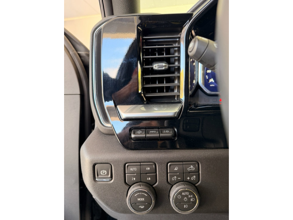 Used 2026 Chevrolet Silverado 2500 High Country w/ Midnight Edition AWD/4WD image 10