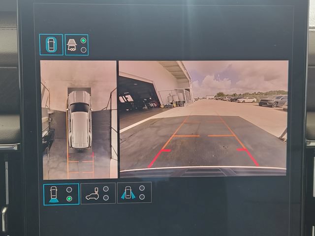 Used 2025 GMC Yukon Denali w/ Sun & Power Step Package RWD image 16