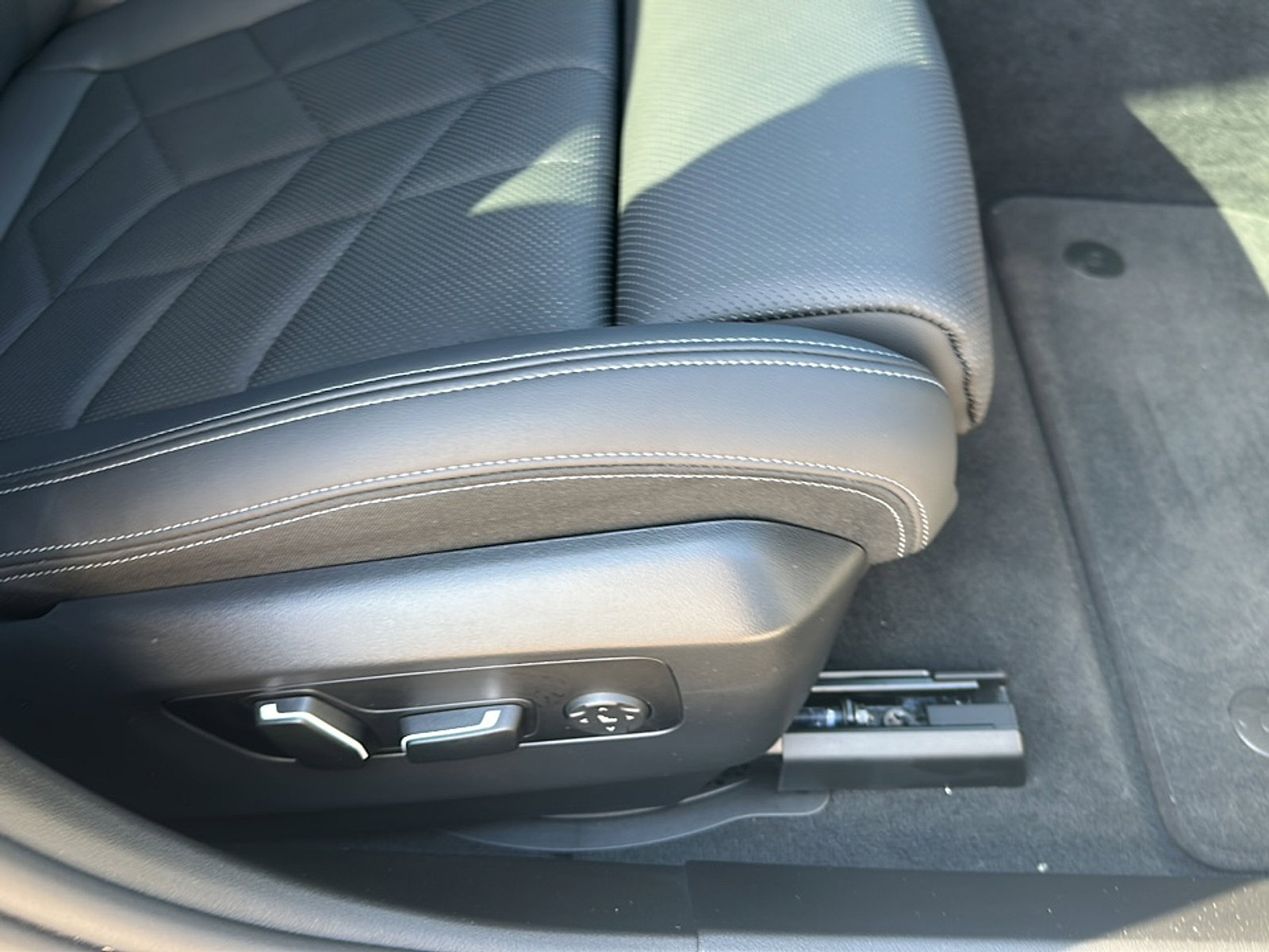 Certified 2024 BMW 530i w/ M Sport Package image 25