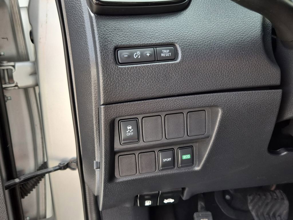 Used 2017 Nissan Rogue S image 23