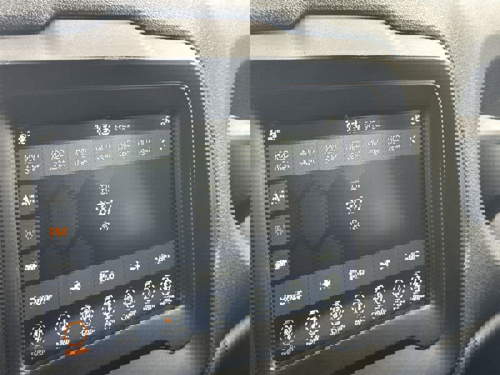 Used 2020 Jeep Renegade Latitude w/ Cold Weather Group image 17