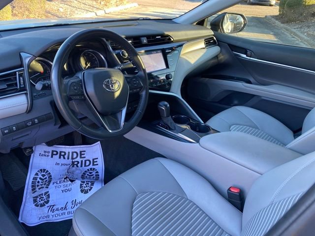 Used 2020 Toyota Camry SE image 6
