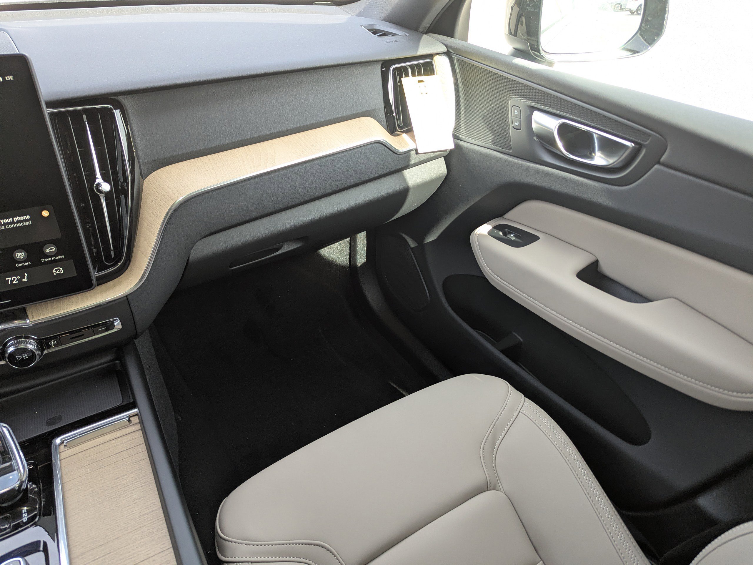 New 2026 Volvo XC60 B5 Core image 14