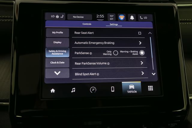 Used 2025 Jeep Grand Cherokee Laredo X w/ Luxury Tech Group I AWD/4WD image 26