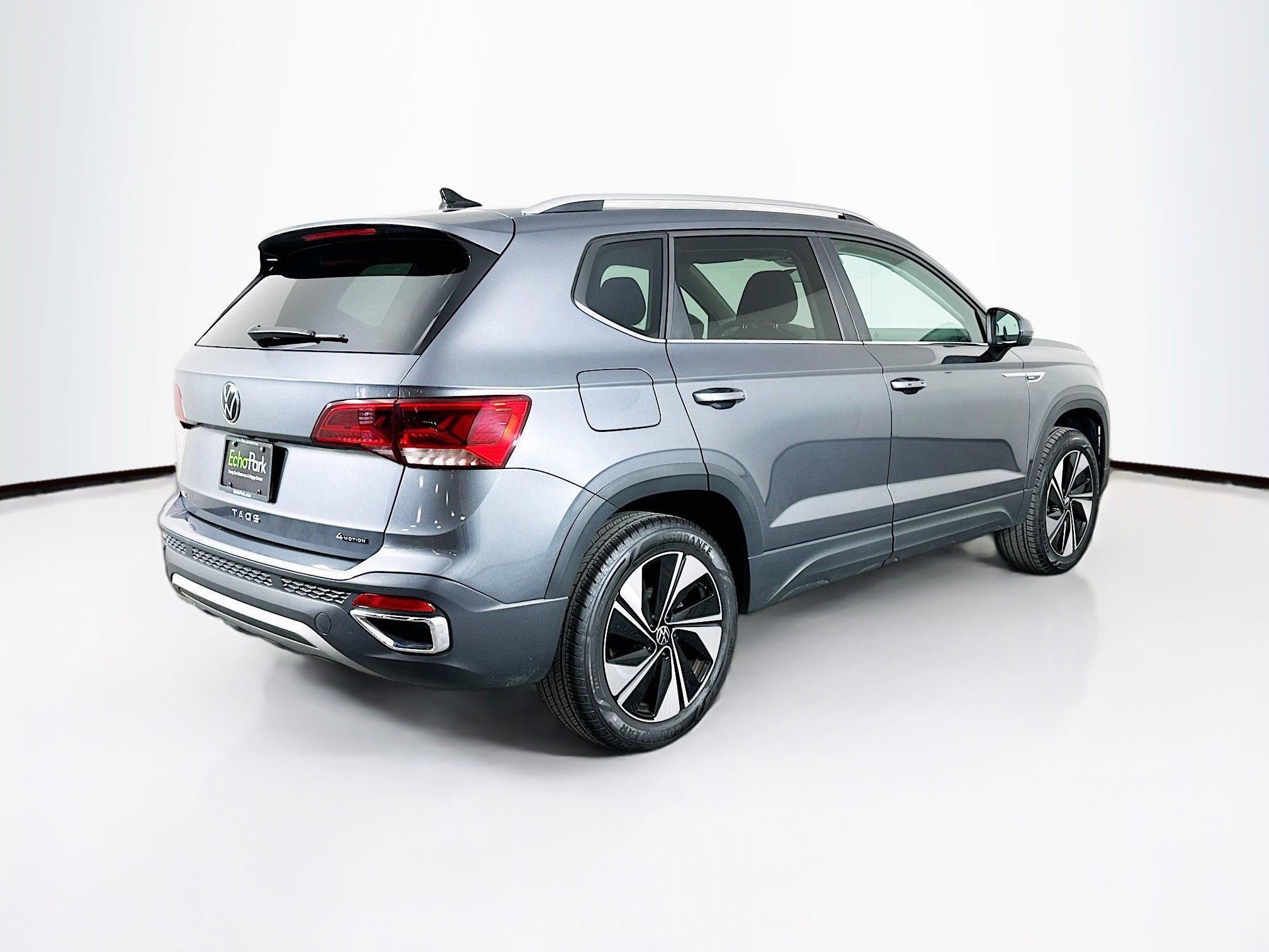 Used 2024 Volkswagen Taos SE image 9