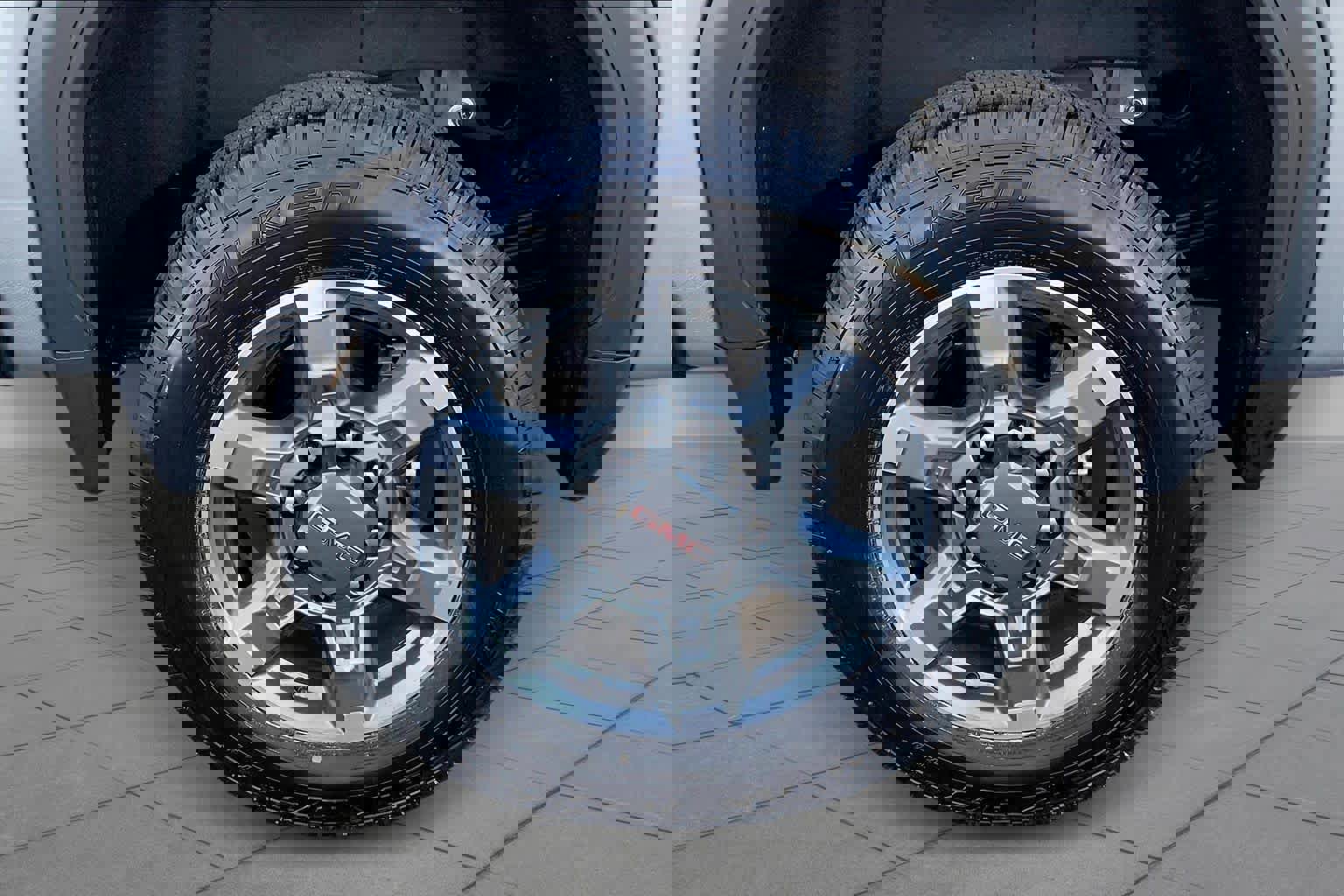 Used 2025 GMC Sierra 2500 SLT w/ SLT Convenience Package image 10