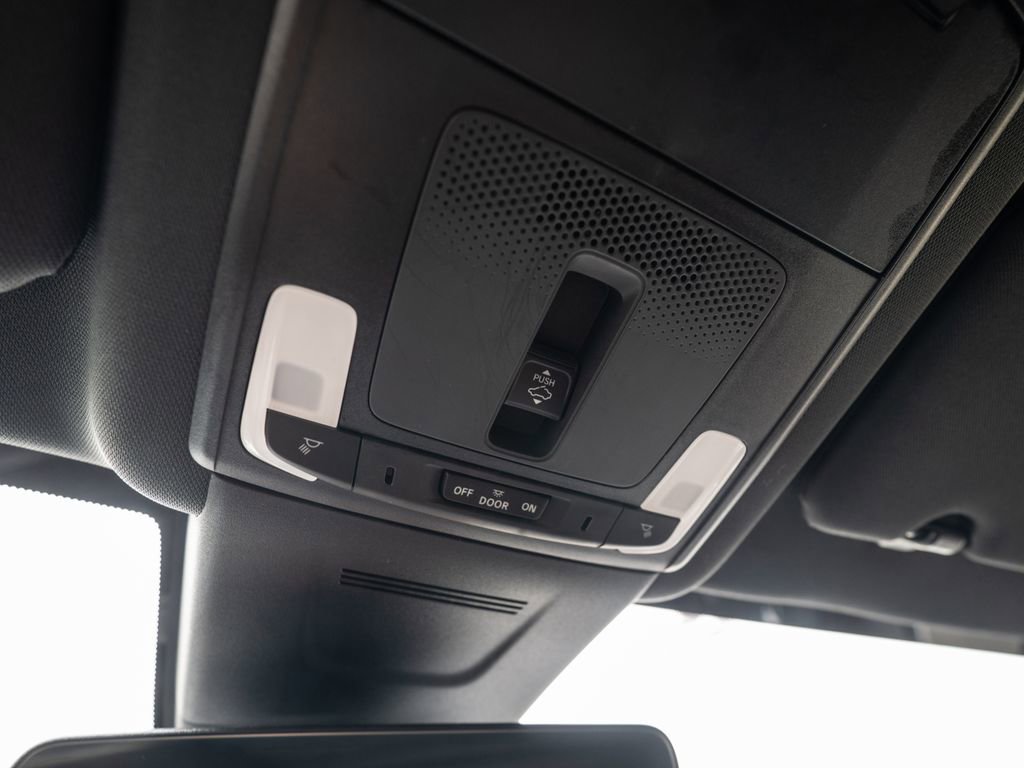 Used 2025 Honda CR-V Sport Touring image 38