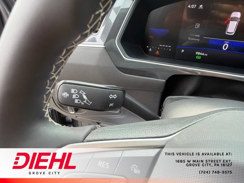 Used 2024 Volkswagen Tiguan SE AWD/4WD image 28