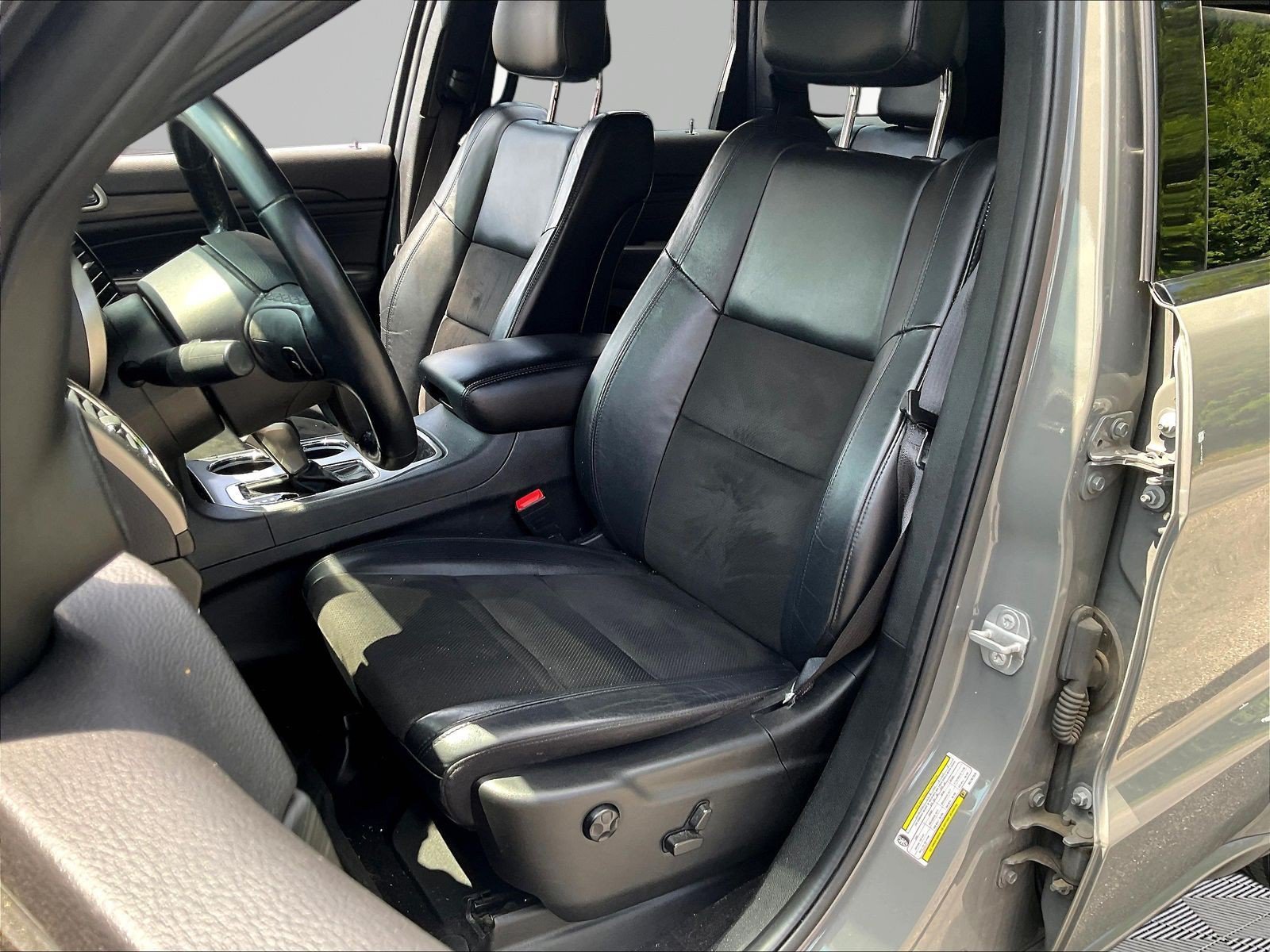 Used 2021 Jeep Grand Cherokee Laredo X AWD/4WD image 22