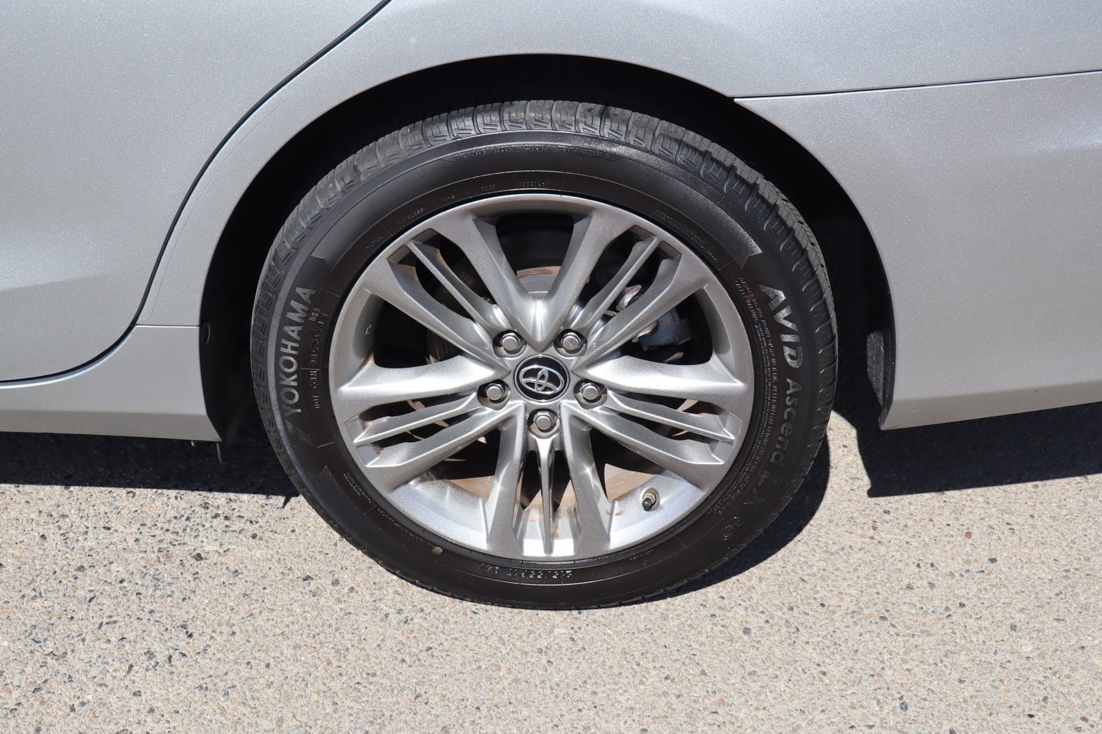 Used 2017 Toyota Camry SE FWD image 13