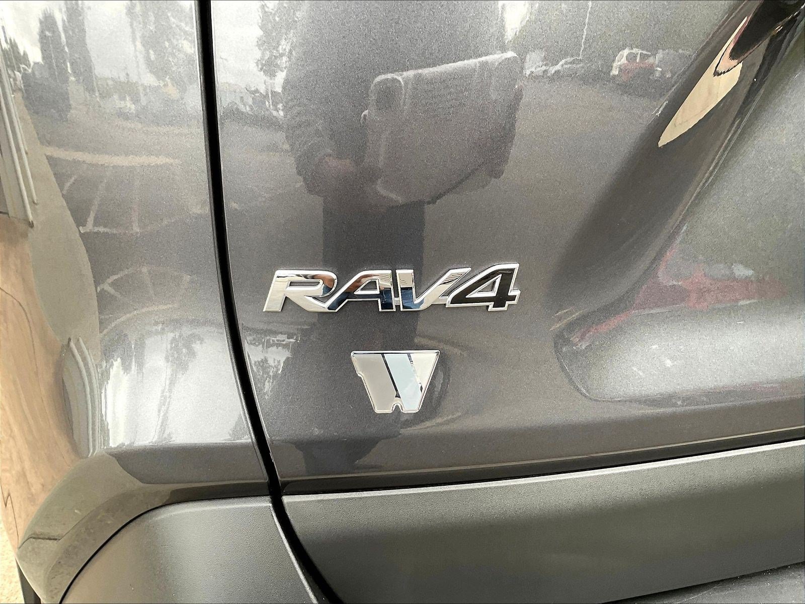 Used 2024 Toyota RAV4 XLE Premium FWD image 24