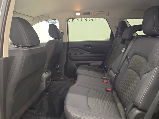 Used 2025 Nissan Pathfinder SV FWD image 18