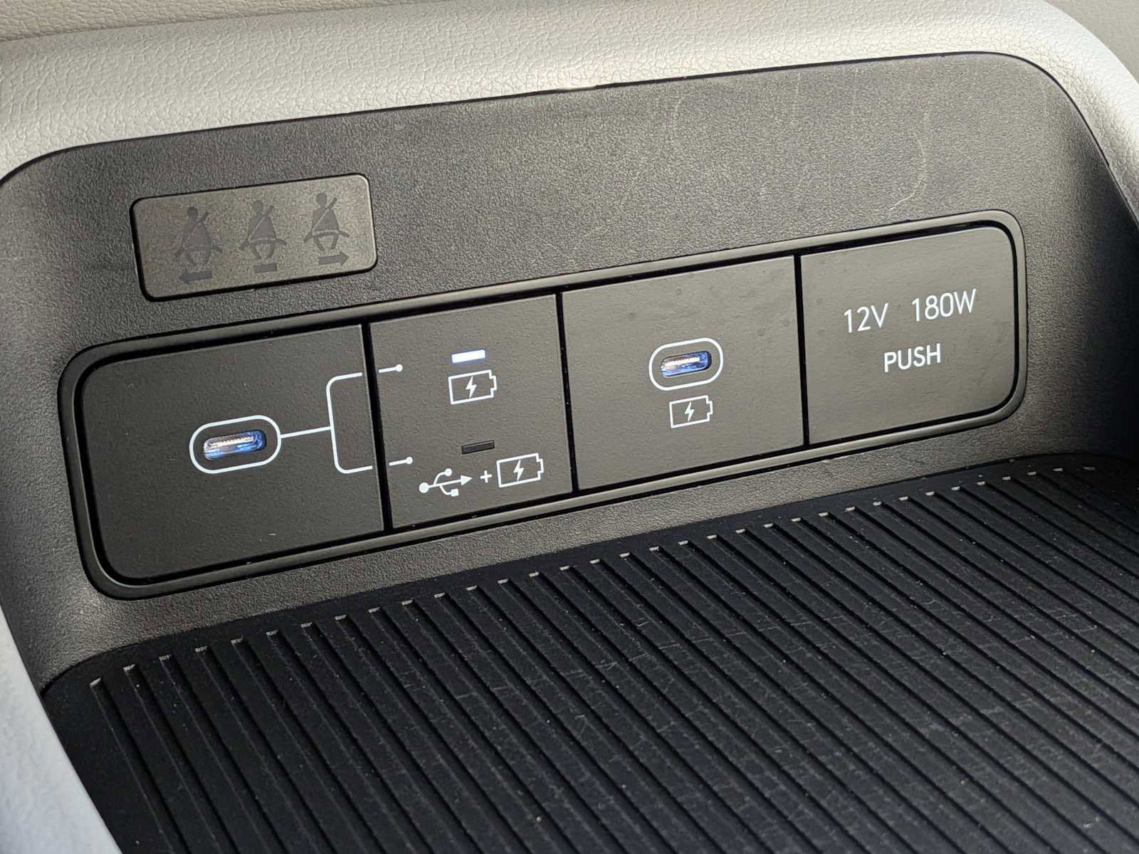 Used 2025 Hyundai Kona SEL AWD/4WD image 27