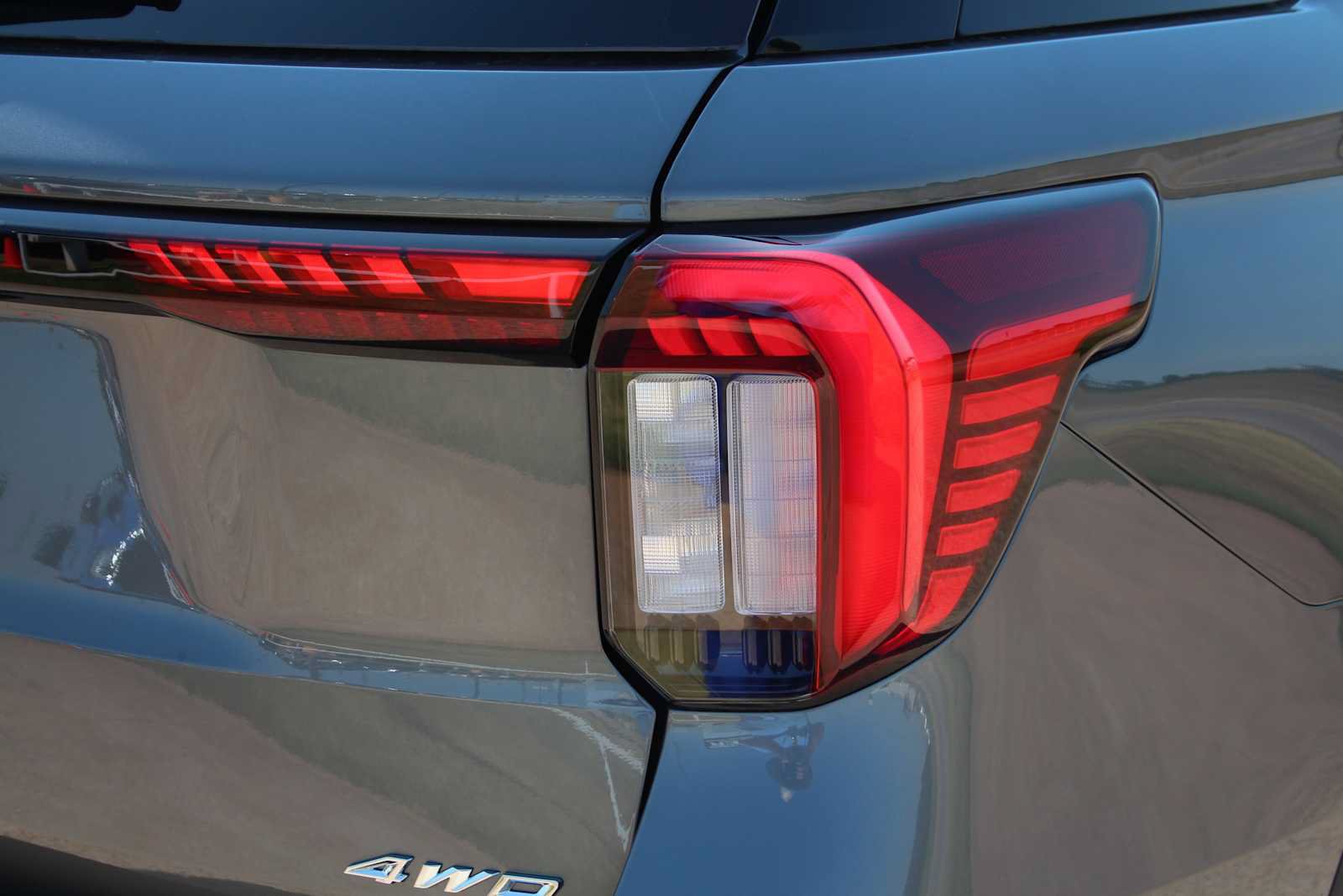 New 2026 Ford Explorer Platinum w/ LUX Leather Package AWD/4WD image 13