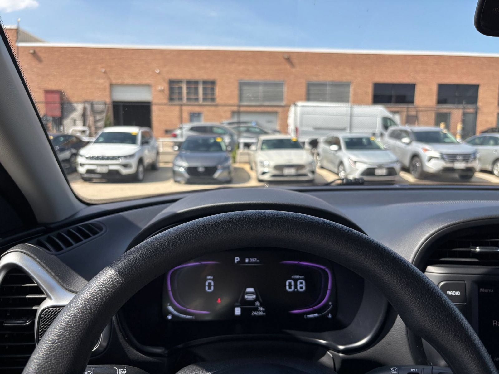 Used 2025 Kia Soul LX w/ LX Technology Package FWD image 31