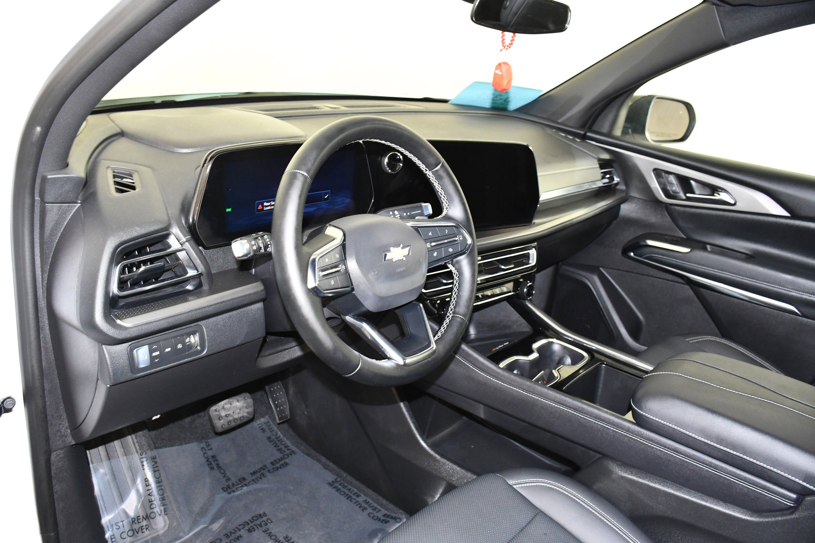 Used 2026 Chevrolet Traverse LT image 36