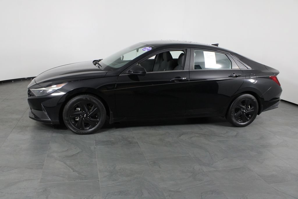Certified 2022 Hyundai Elantra SEL FWD image 14