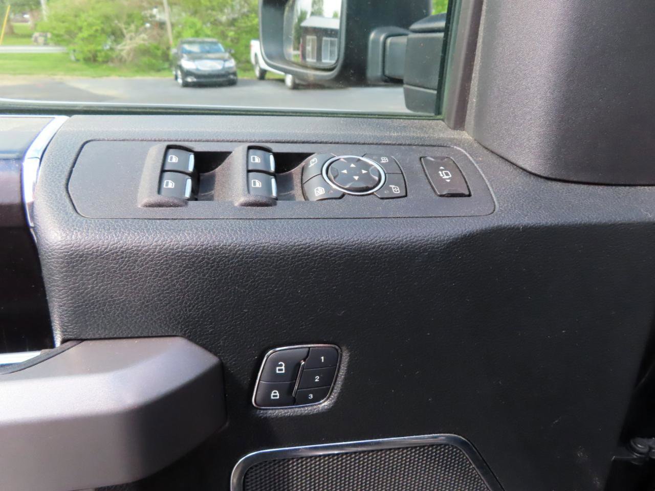 Used 2018 Ford F450 Platinum w/ Platinum Ultimate Package AWD/4WD image 19