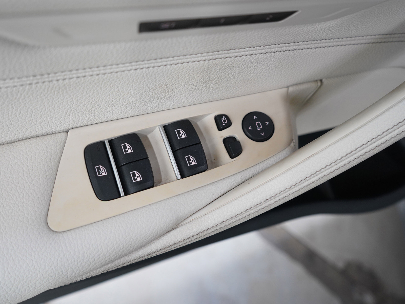 Used 2021 BMW 530i xDrive w/ Convenience Package image 19