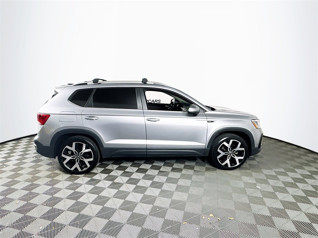 Used 2022 Volkswagen Taos SEL image 8