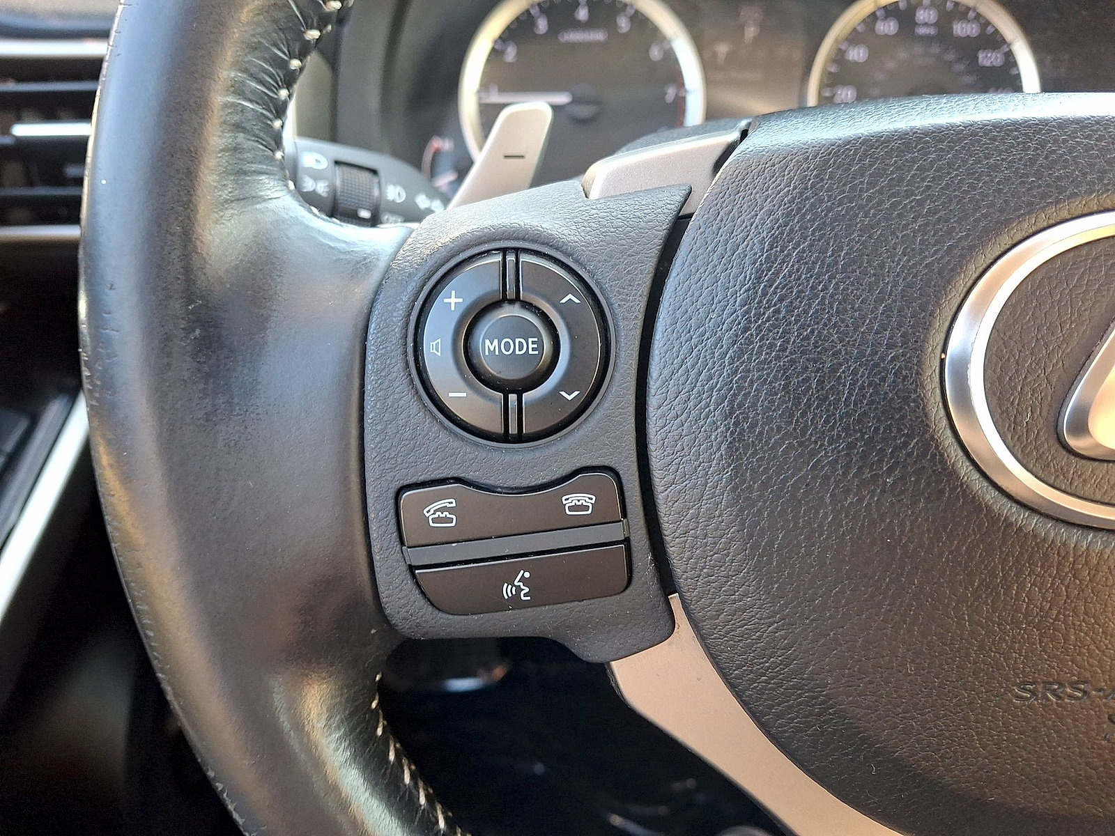 Used 2016 Lexus IS 300 AWD image 17