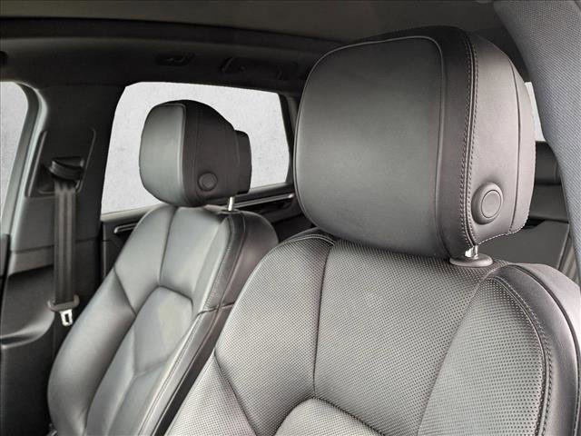 Used 2018 Porsche Macan image 14