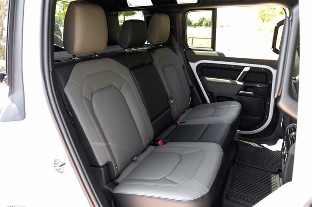 New 2026 Land Rover Defender 110 X-Dynamic SE AWD/4WD image 43