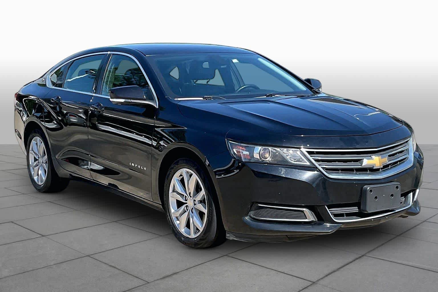 Used 2017 Chevrolet Impala LT FWD image 2