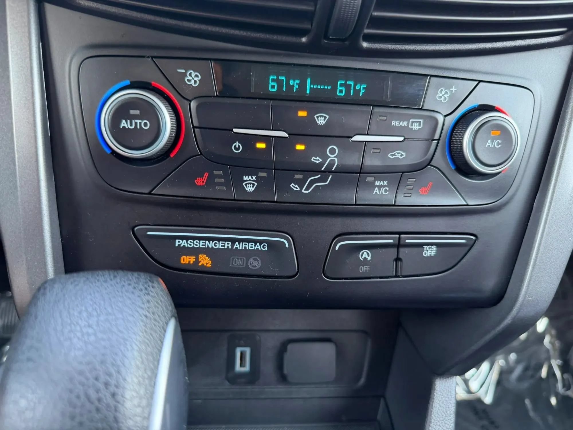Used 2018 Ford Escape SE AWD/4WD image 25