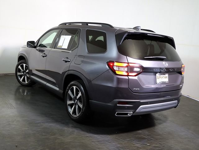 Used 2023 Honda Pilot Elite image 2