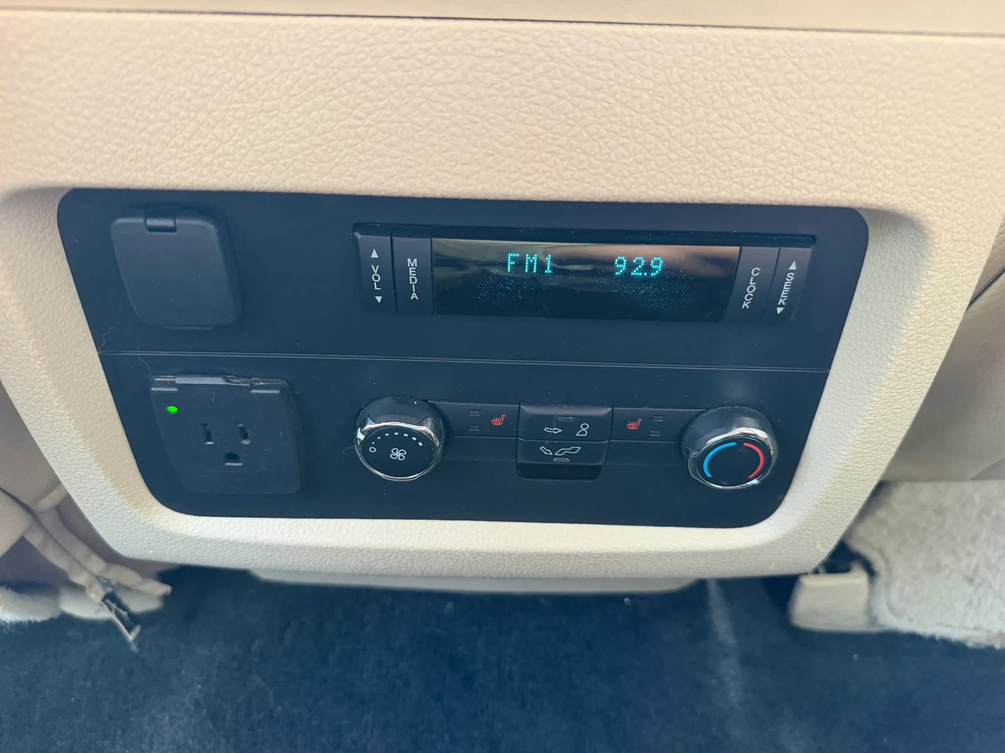 Used 2015 Ford Expedition Limited w/ Equipment Group 301A RWD image 19