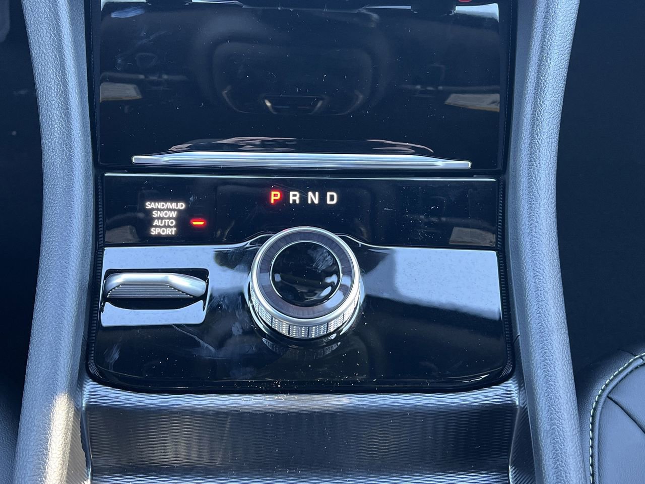 New 2025 Jeep Grand Cherokee L Limited AWD/4WD image 9