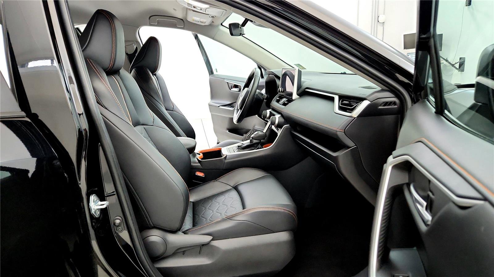 Used 2024 Toyota RAV4 Adventure image 17