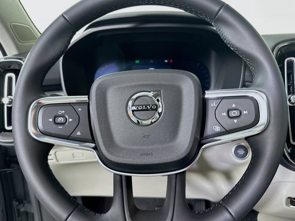 Used 2026 Volvo XC40 B5 Plus w/ Protection Package Premier AWD/4WD image 18