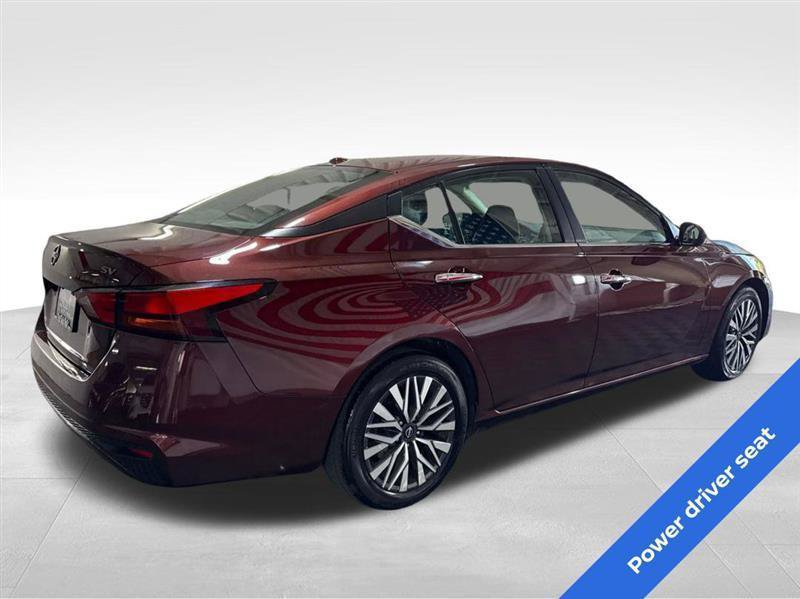 Used 2024 Nissan Altima 2.5 SV FWD image 5