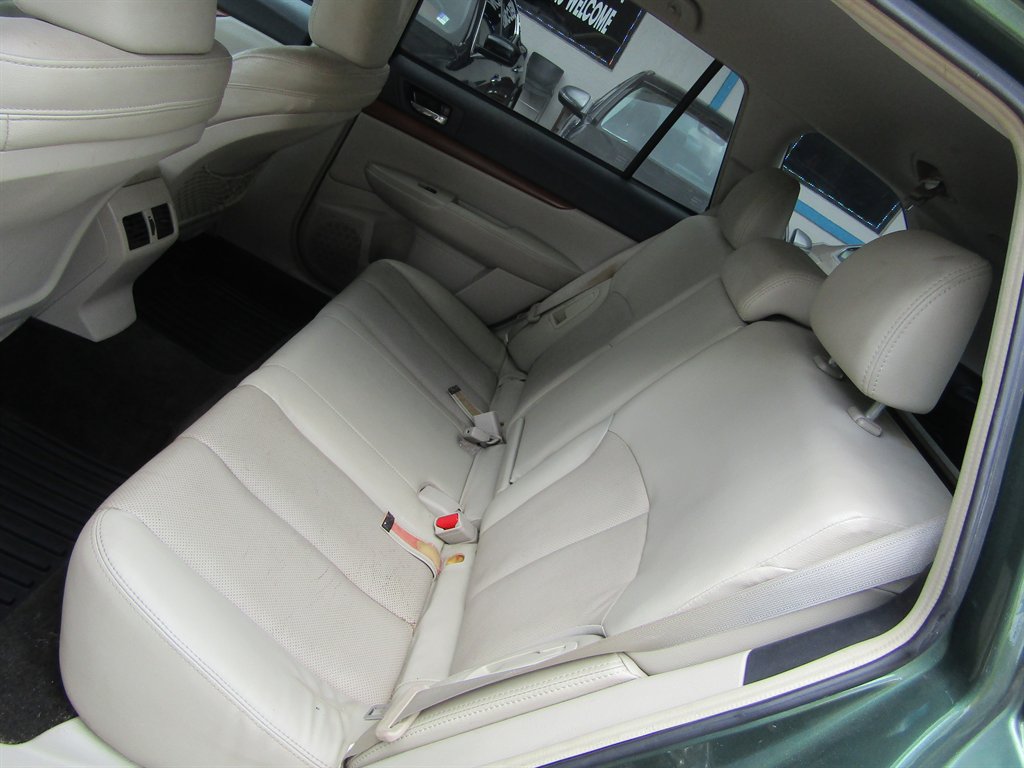 Used 2014 Subaru Outback 2.5i Limited AWD/4WD image 8