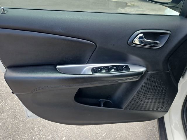 Used 2017 Dodge Journey SE image 16