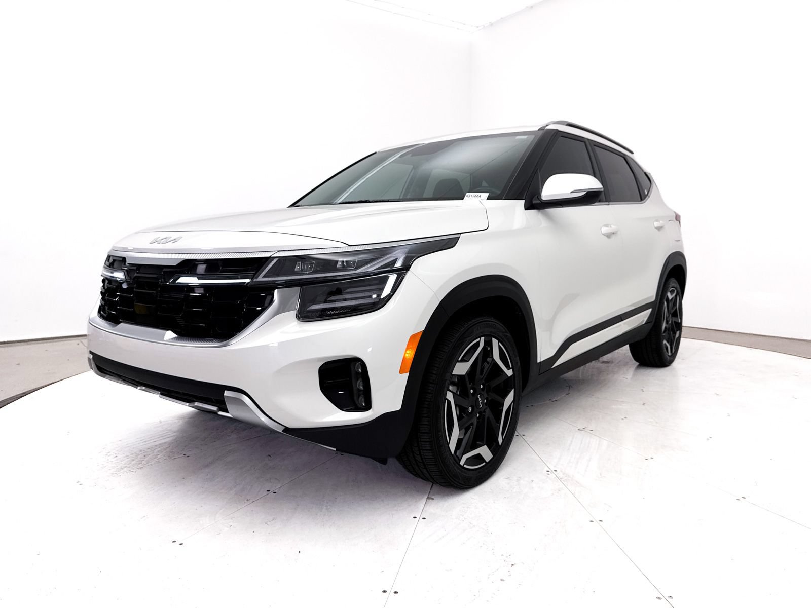 Certified 2024 Kia Seltos SX w/ SX Sunroof Package AWD/4WD image 16