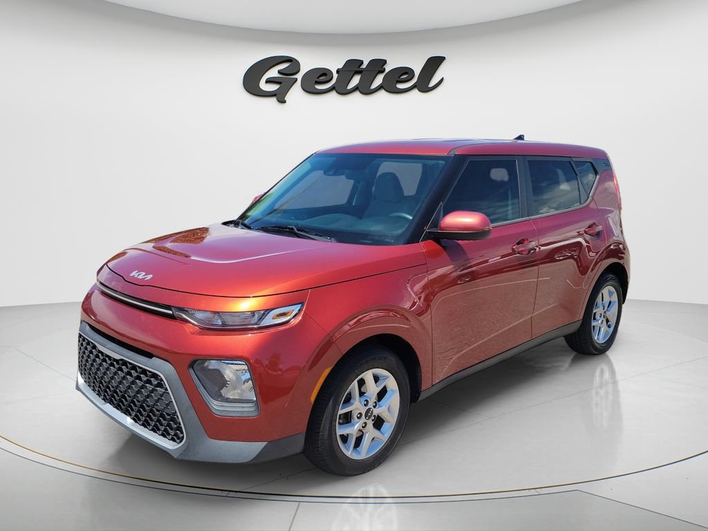Used 2022 Kia Soul LX w/ Technology Package FWD image 1