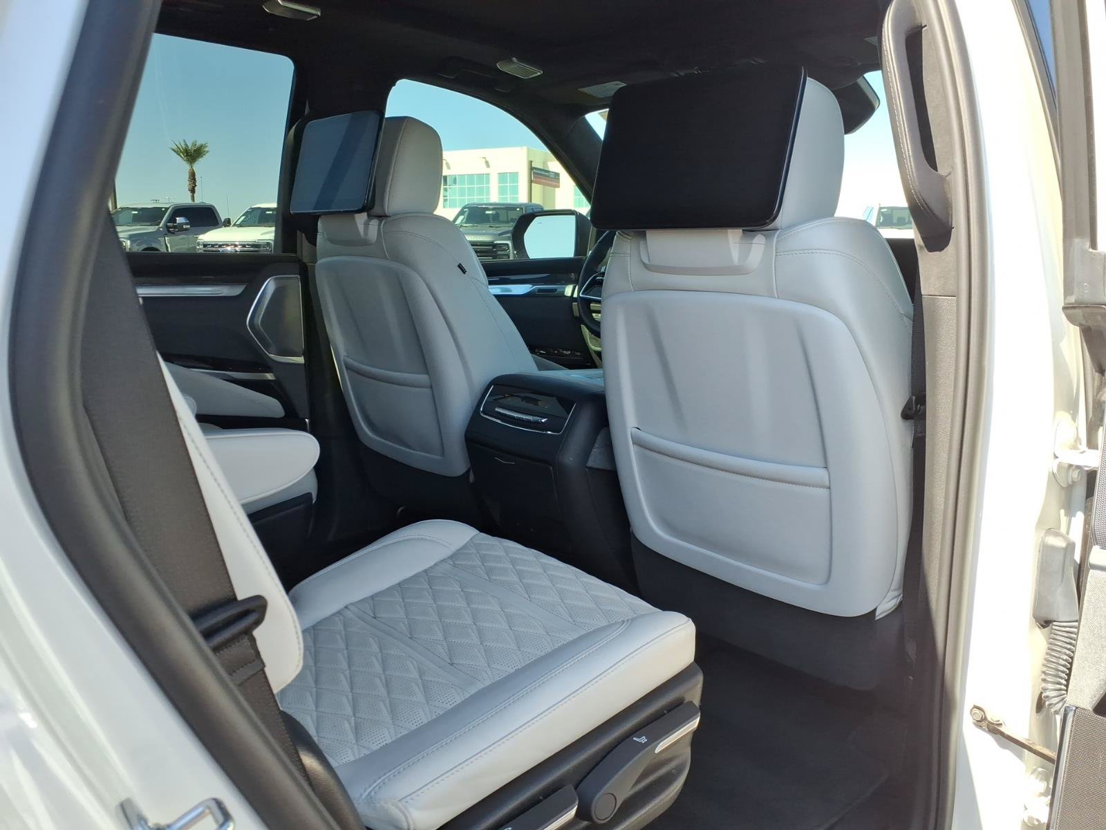 Used 2025 Cadillac Escalade V w/ LPO, ONYX Package AWD/4WD image 13