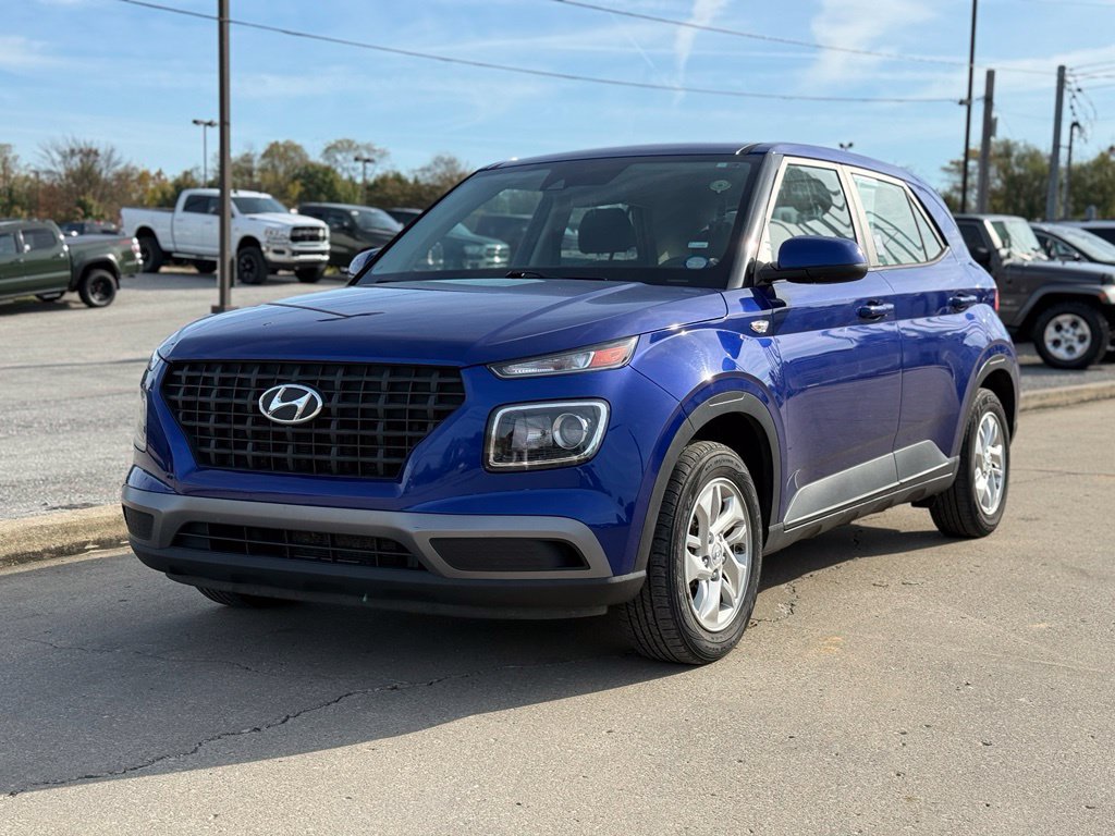 Used 2021 Hyundai Venue SE FWD image 2