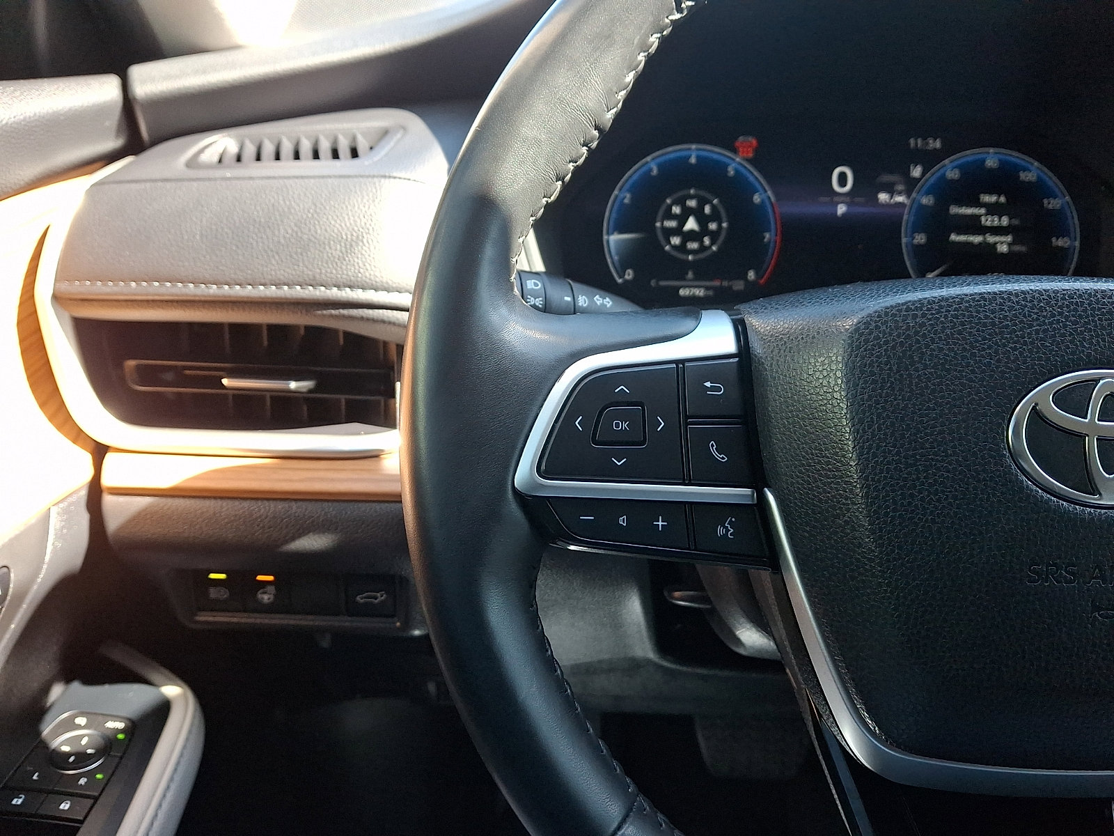 Used 2024 Toyota Grand Highlander AWD image 20