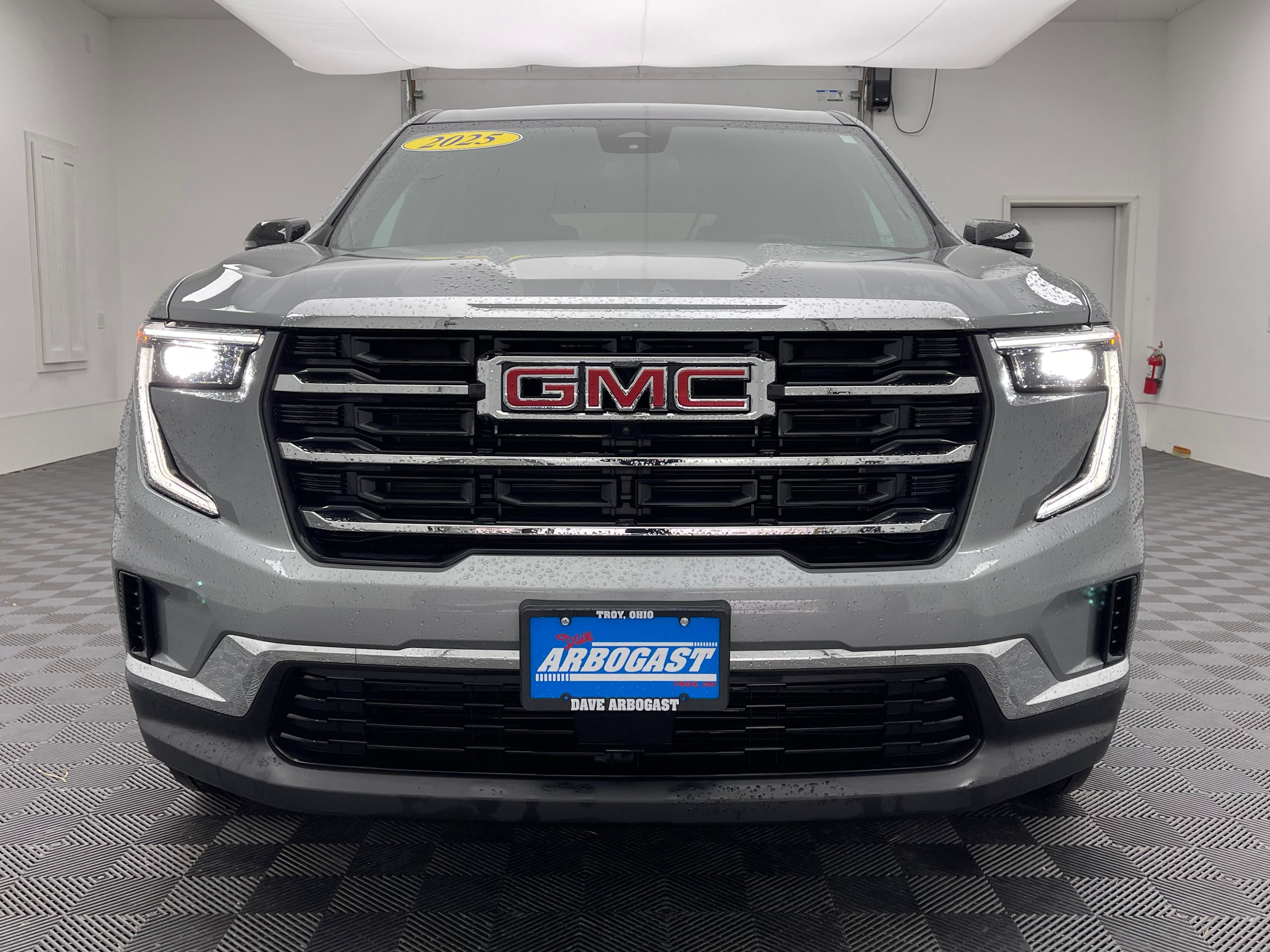 Used 2025 GMC Acadia Elevation FWD image 13