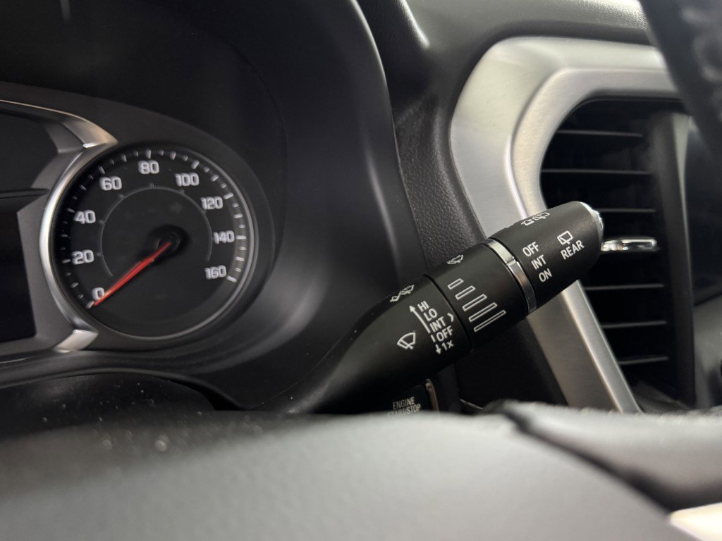 Used 2023 GMC Acadia SLT image 25