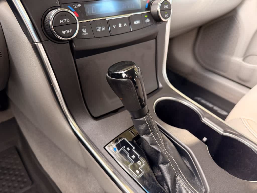Used 2016 Toyota Camry XLE w/ Moonroof Package FWD image 18
