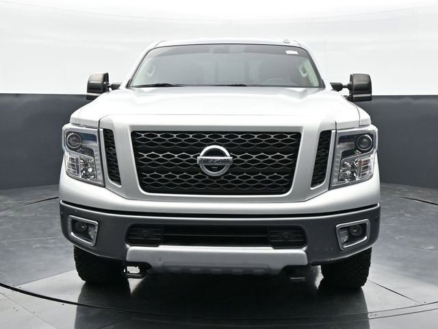 Used 2018 Nissan Titan PRO-4X w/ Pro-4x Convenience Package AWD/4WD image 2