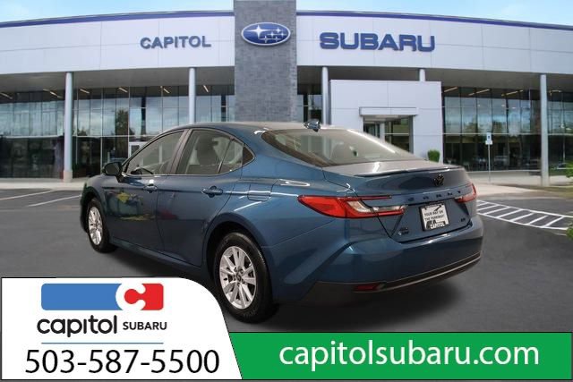 Used 2025 Toyota Camry LE image 5