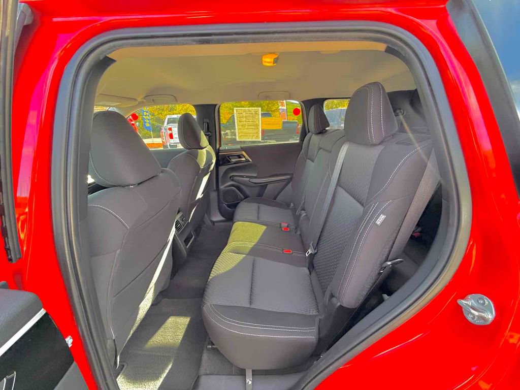 Used 2022 Mitsubishi Outlander ES image 16